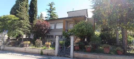 Foto Villa unifamiliare in Via Sant'Egidio  98, Trevi in vendita