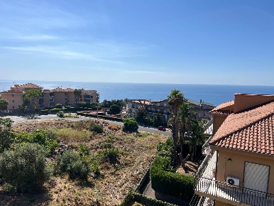 Foto Appartamento a Aci Castello Centro di 110 m² con 3 locali in vendita