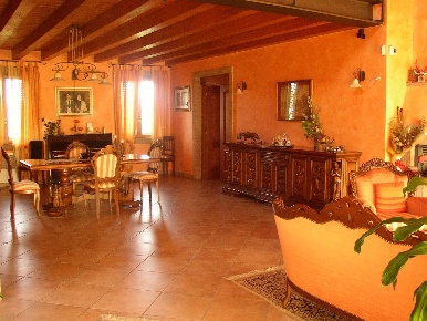Foto Villa unifamiliare a Fara Gera d'Adda Centro di 273 m² con 4 locali
