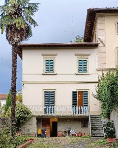 Foto Villa unifamiliare a Vicchio di 210 m² con 8 locali in vendita