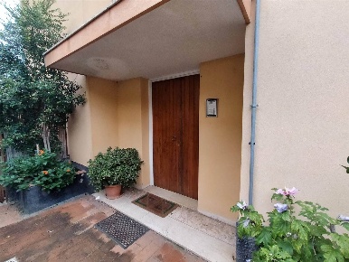 Foto Appartamento in via della regione, Nicolosi di 130 m² con 5 locali