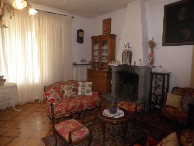 Foto Villa unifamiliare a Rignano sull'Arno di 380 m² con 6 locali