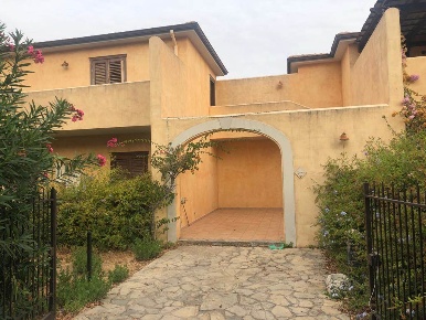 Foto Villa bifamiliare a Campofelice di Roccella di 70 m² con 2 locali