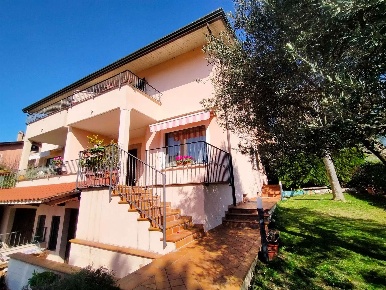 Foto Villa bifamiliare in Via dei Melograni snc, Spello Capitan Loreto