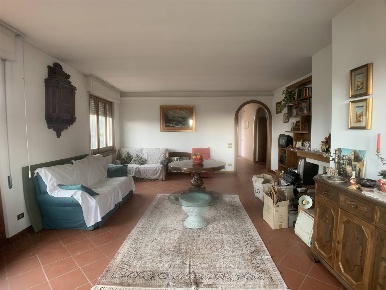 Foto Villa unifamiliare in Via Ugo la malfa, Massa e Cozzile di 300 m²