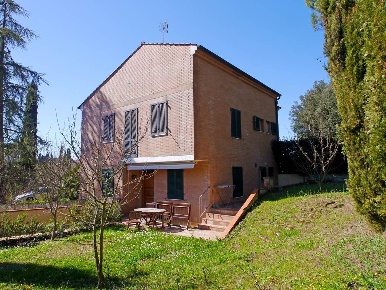 Foto Villa bifamiliare a Castelnuovo Berardenga Ponte A Bozzone di 210 m²