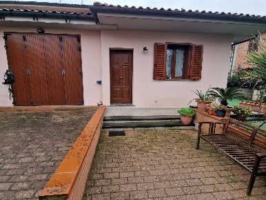 Foto Villa bifamiliare a Gavorrano Bagno Di Gavorrano di 170 m² in vendita