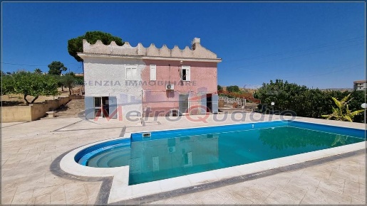 Foto Villa unifamiliare a Naro di 170 m² con 5 locali in vendita