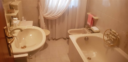Foto Appartamento in via Balate, Caltanissetta Centro di 115 m² in affitto