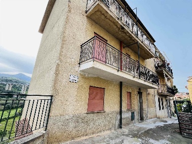 Foto Appartamento in via molino 1, Campofelice di Roccella in vendita