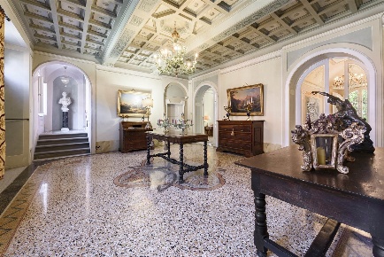 Foto Villa unifamiliare a Vicopisano Centro di 1750 m² con 57 locali