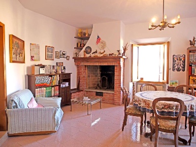 Foto Appartamento a Castelnuovo Berardenga Centro di 117 m² con 4 locali
