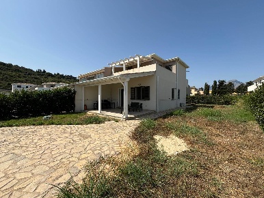 Foto Appartamento a Campofelice di Roccella in vendita