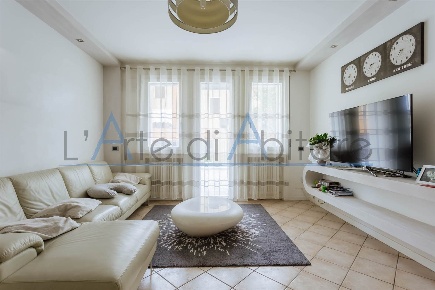Foto Villa bifamiliare a Due Carrare Terradura di 208 m² con 8 locali