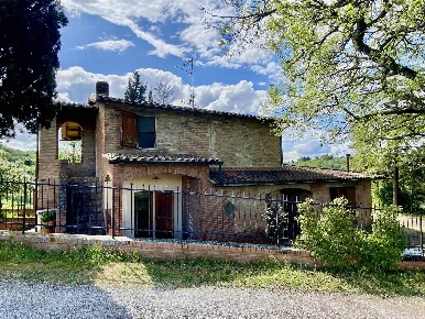 Foto Villa unifamiliare in FONT'ALLAIA SNC, Chiusi di 255 m² con 10 locali