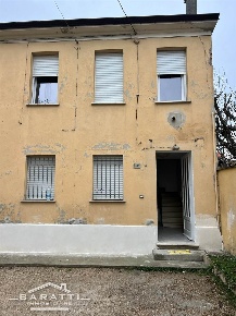 Foto Villa unifamiliare a Gonzaga Centro di 120 m² con 6 locali in vendita