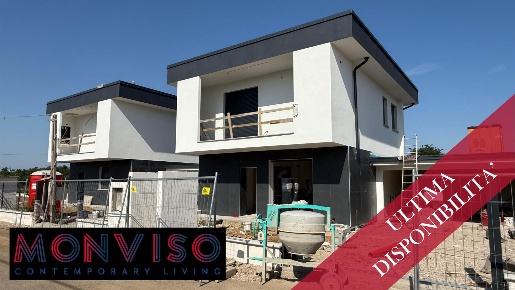Foto Villa unifamiliare a Rovellasca di 134 m² con 4 locali in vendita