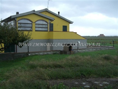 Foto Villa unifamiliare a Castiglione della Pescaia di 60 m² con 6 locali