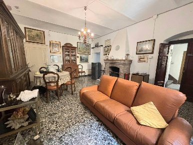 Foto Appartamento a Castagneto Carducci Centro di 135 m² con 5 locali