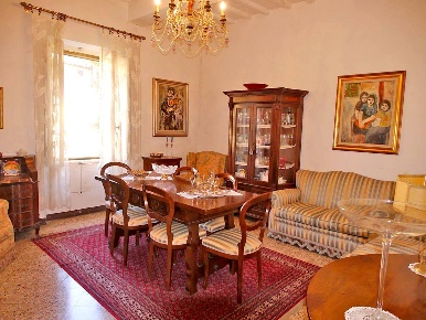 Foto Appartamento a Castelnuovo Berardenga Centro di 112 m² con 5 locali