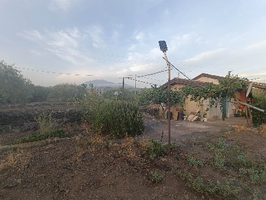 Foto Villa unifamiliare a Santa Maria di Licodia di 48 m² con 3 locali