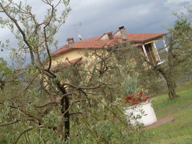 Foto Villa unifamiliare a Civitella in Val di Chiana Viciomaggio di 280 m²