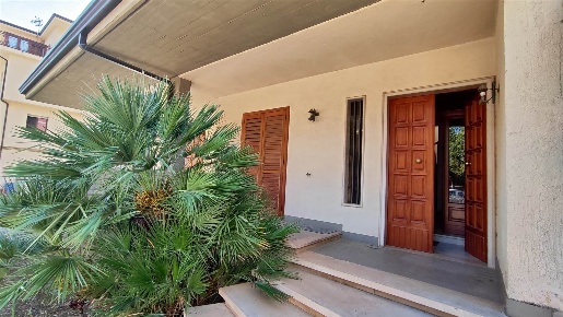 Foto Villa unifamiliare in VIA F.SCANDONE 5, Montella di 300 m² in vendita
