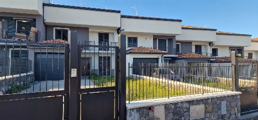 Foto Villa a schiera in cavaliere bosco, Santa Maria di Licodia di 200 m²