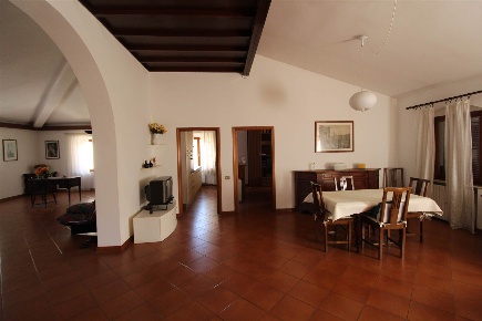 Foto Appartamento a Monteroni d'Arbia di 214 m² con 6 locali in vendita