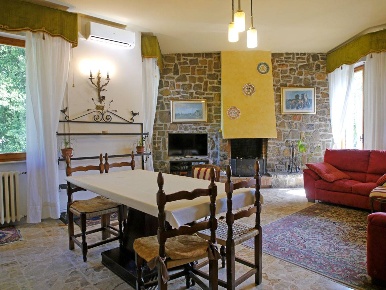 Foto Appartamento a Castelnuovo Berardenga Centro di 150 m² con 6 locali
