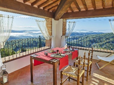 Foto Appartamento a Castelnuovo Berardenga di 177 m² con 10 locali