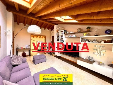 Foto Appartamento a Povegliano Veronese di 121 m² con 6 locali in vendita