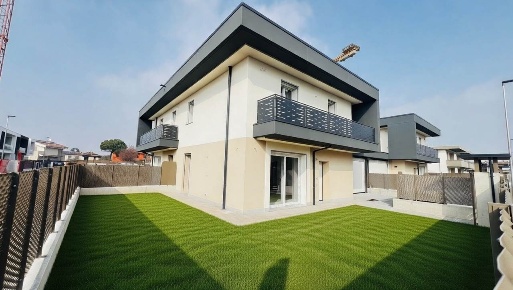 Foto Villa unifamiliare in via santt'agostino, Azzano San Paolo di 130 m²