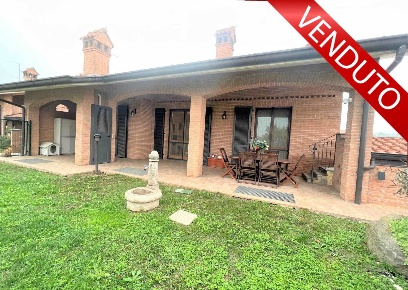 Foto Villa unifamiliare a Fara Gera d'Adda di 105 m² con 5 locali