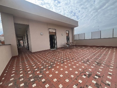 Foto Appartamento a San Pietro Clarenza Centro di 165 m² con 5 locali