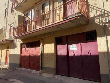 Foto Appartamento a Naro di 166 m² con 5 locali in vendita
