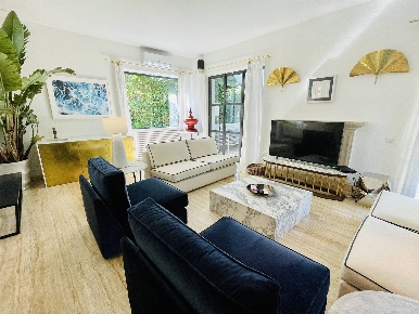Foto Villa unifamiliare a Forte dei Marmi Centro di 200 m² con 12 locali