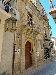 Foto Appartamento a Naro di 130 m² con 6 locali in vendita