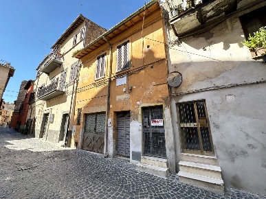 Foto Appartamento in Via G. Garibaldi 46, Nepi in vendita