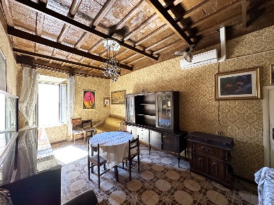 Foto Appartamento in Via G. Garibaldi 46, Nepi Centro di 195 m² in vendita