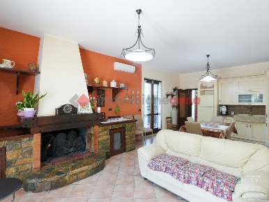 Foto Villa unifamiliare in Via Parmenide 0, Roccadaspide Centro di 120 m²