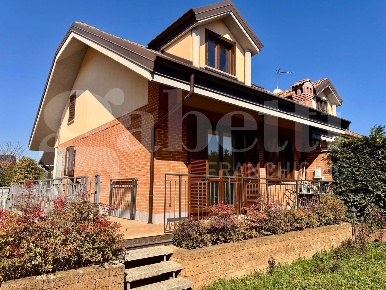 Foto Villa unifamiliare in Cascina Nuova, Bruino di 180 m² con 5 locali