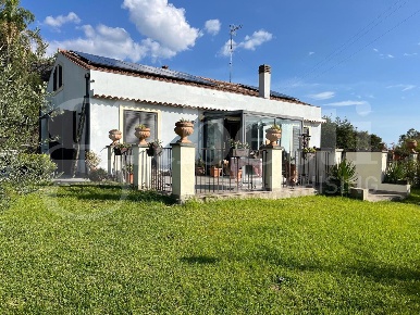 Foto Villa singola in Dietro Serra, Viagrande di 200 m² con 5 locali