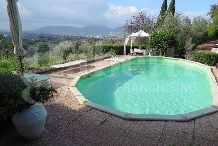 Foto Villa unifamiliare in Via montecchio 3, Castelnuovo Magra di 500 m²