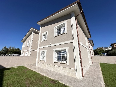 Foto Appartamento in Via XXV Aprile SNC, Nepi Centro di 75 m² con 5 locali
