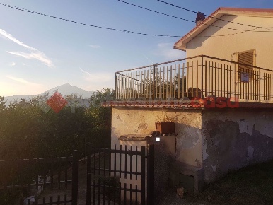 Foto Villa bifamiliare in Via Piternis 11, Cervaro Centro di 45 m²