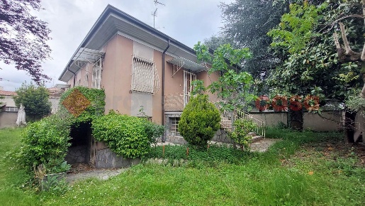 Foto Villa singola in Via silvio pellico 3, San Vittore Olona di 225 m²