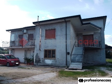 Foto Villa singola in Via Foresta 109, Cervaro Foresta Mazzarella di 320 m²