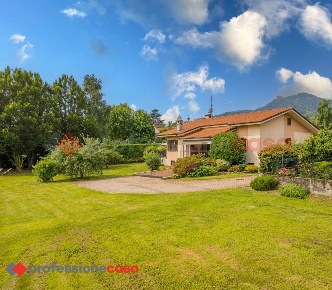 Foto Villa unifamiliare in Ruata Lombarda, Cumiana Centro di 340 m²