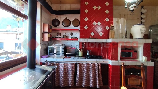 Foto Appartamento in Vittorio Veneto, Cumiana Centro di 140 m² con 8 locali